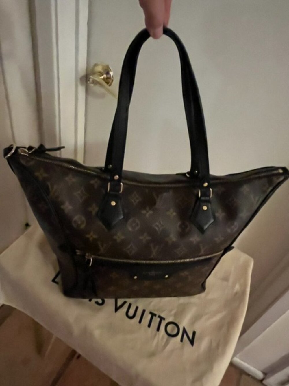 Authentic Louis Vuitton Tournelle MM Monogram Canvas Handbag, (neverfull size)